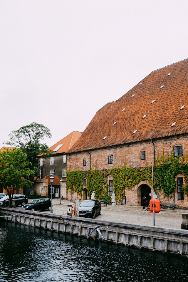 pexels-adrien-olichon-13025268